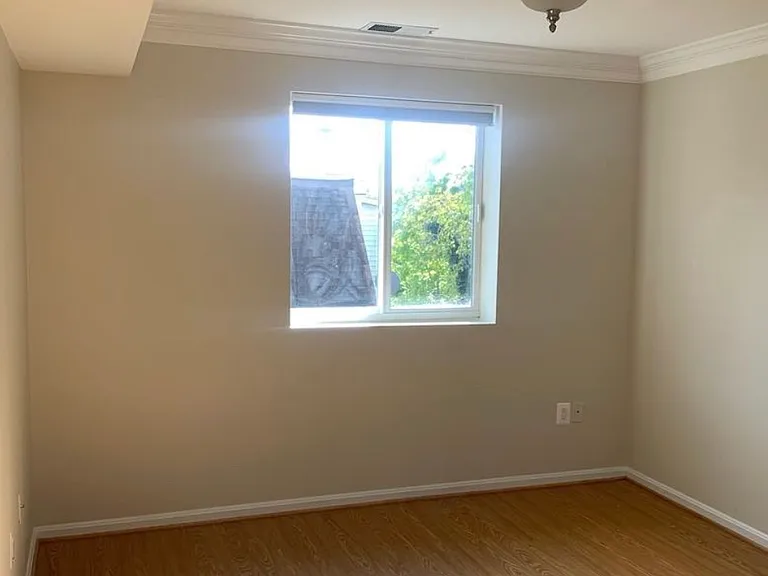 416 S Veitch St #307 — Photo 5