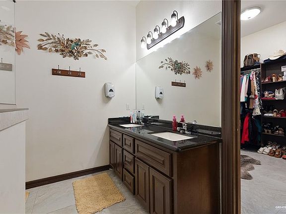 3rd image of 1339 Carlos Dr
