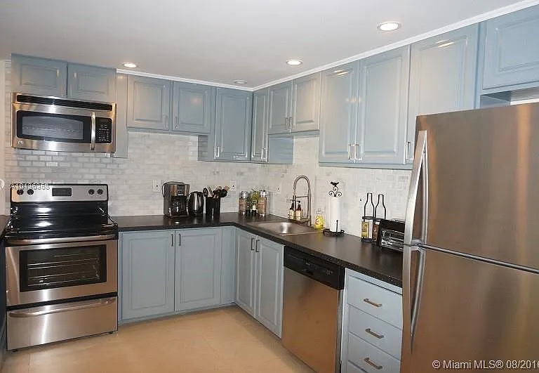 19370 Collins Avenue Seasonal #923 — Photo 2
