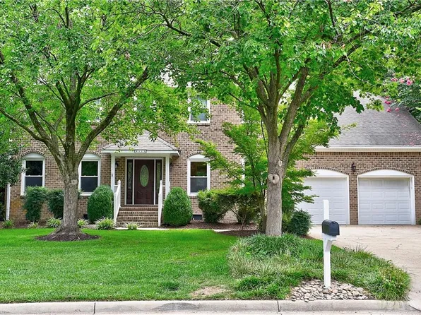 915 Forest Lakes Dr, Chesapeake, VA 23322