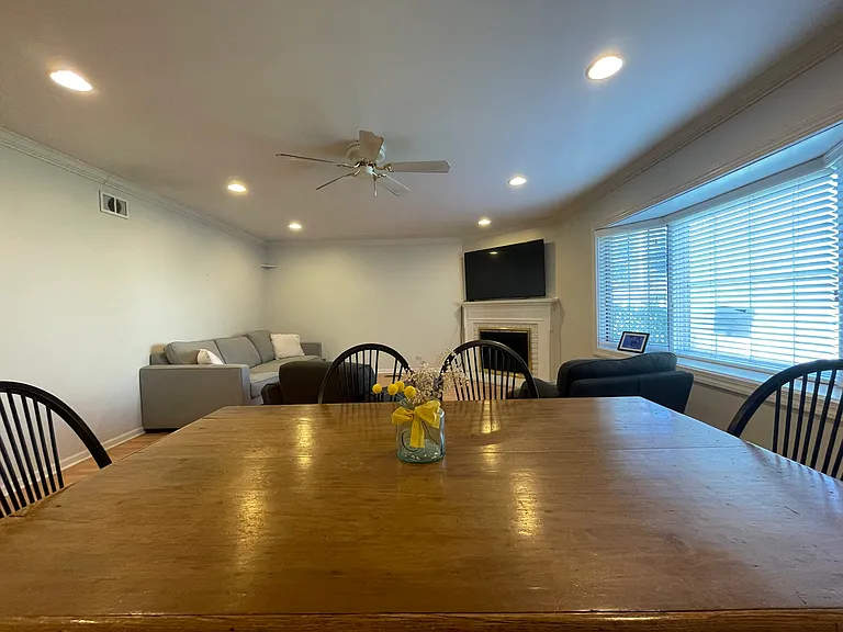 Iroquois Dr — Photo 15