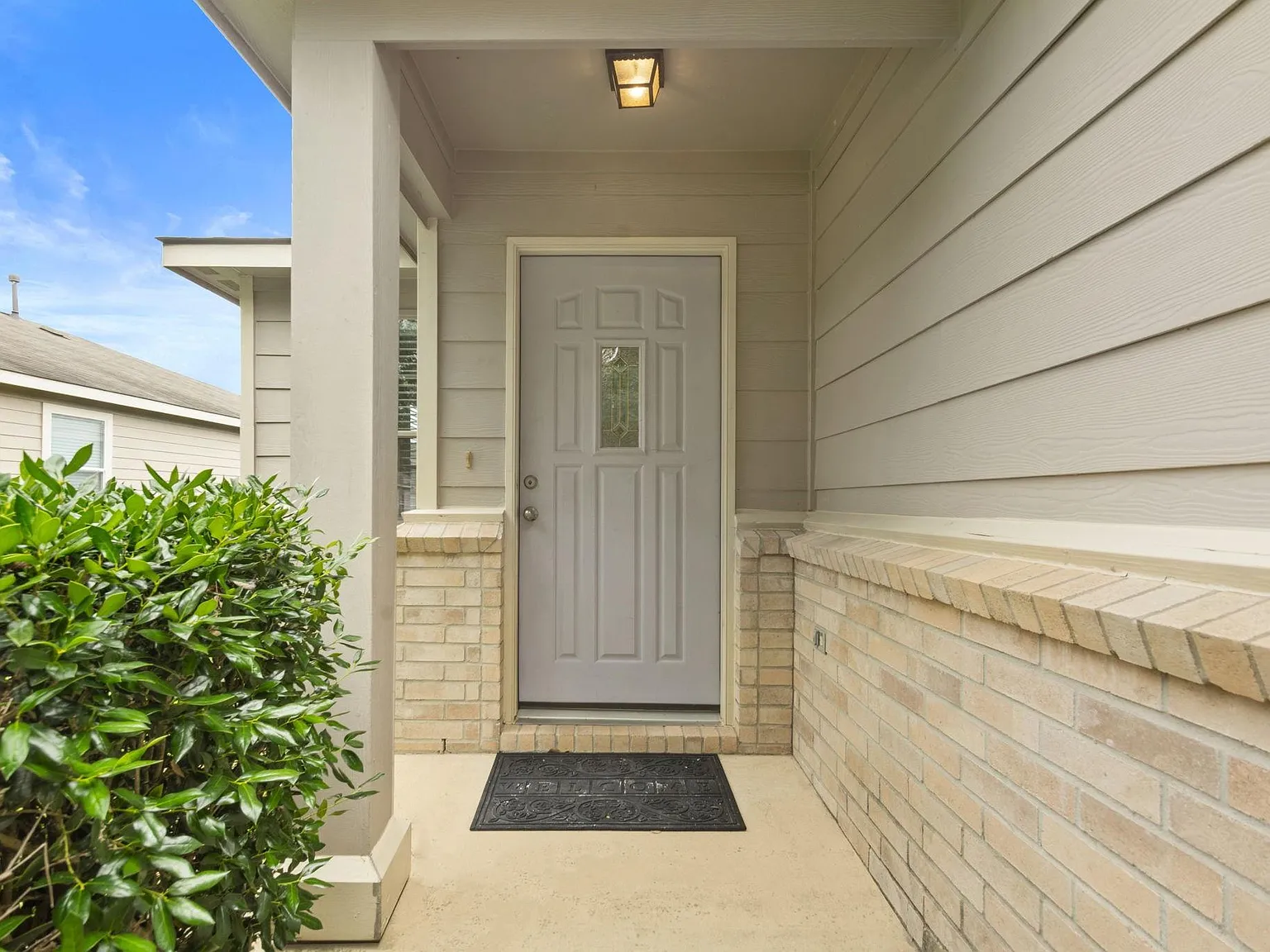 3 bed, 2.0 bath, 1378 sqft, $2,050 — Photo 4