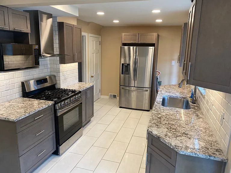 114 Newburn Dr — Photo 3