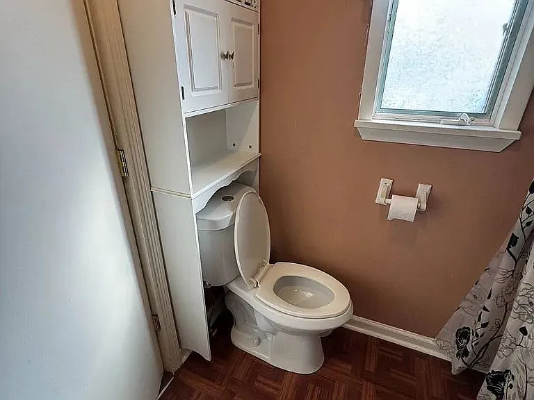 208 1/2 E Cherry St #1 — Photo 4