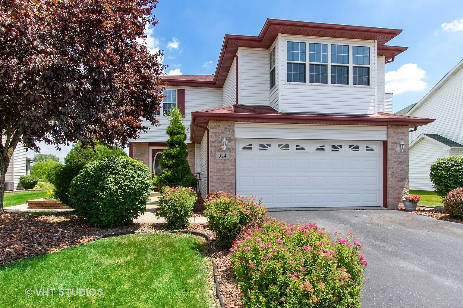 924 Mary Byrne Dr photo 1