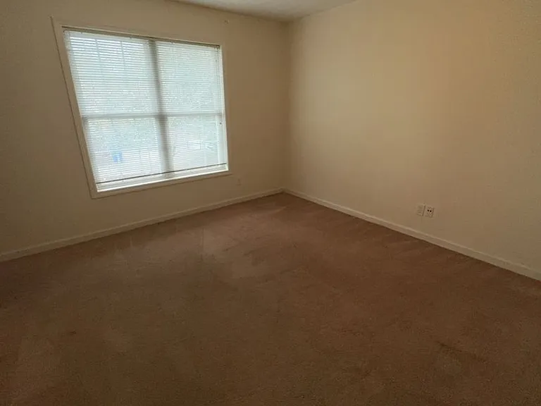 2922 Howard Ave — Photo 10