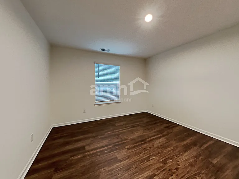 5061 Twin River Dr — Photo 17