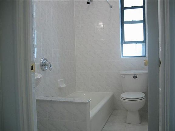 3rd image of 2165 Chatterton Ave APT 7B