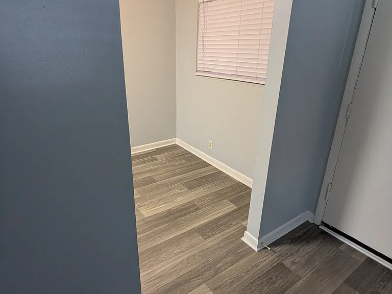 East Lake Apartments — Photo 31