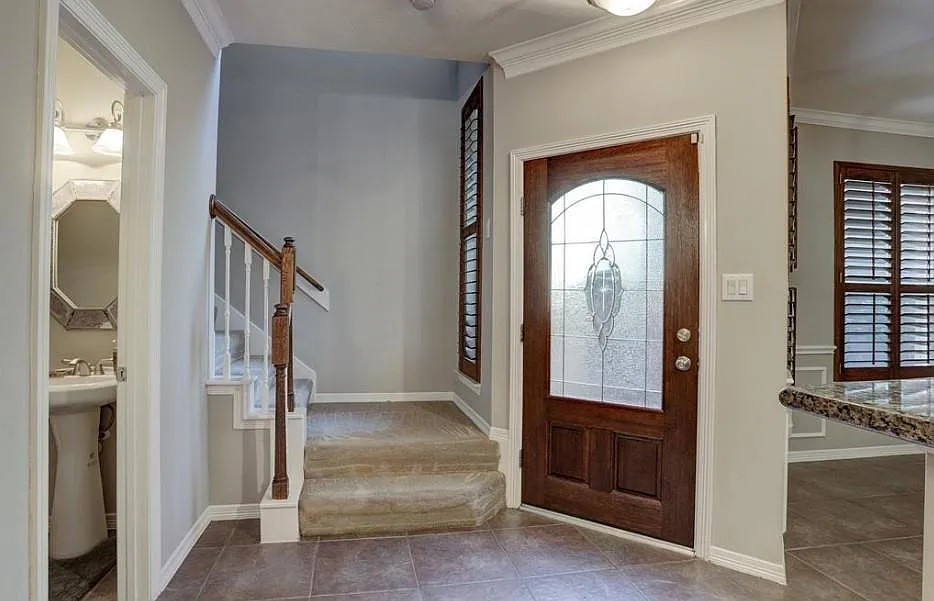 3 bed, 2.5 bath, 2263 sqft, $3,200 — Photo 3