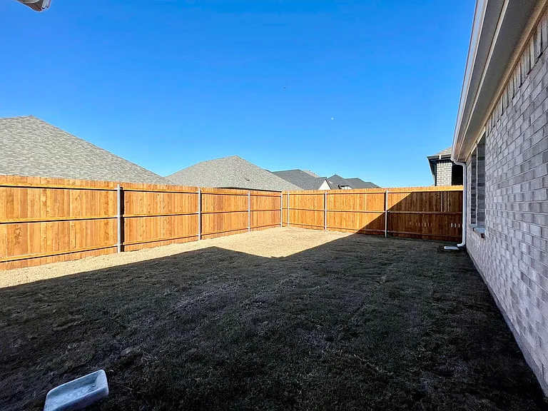 1203 Mahogany Dr — Photo 26