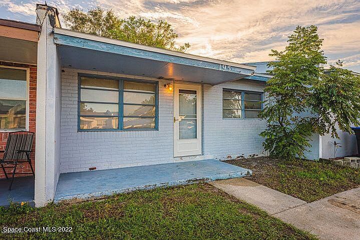 1st image of 195 W Towne Pl #195