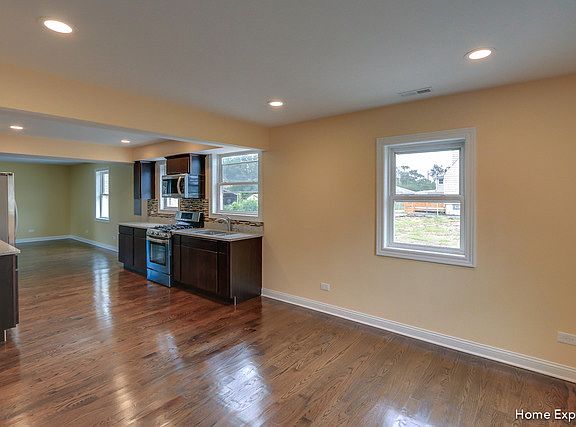 2nd image of 115 S Caryl Ave