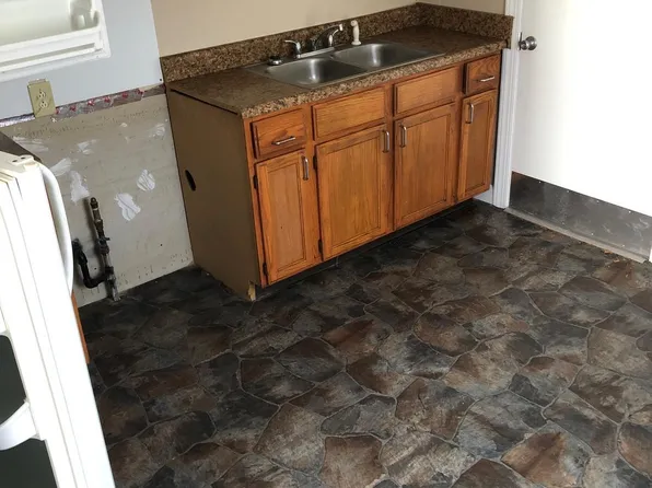 74 Grove St, Portsmouth, VA 23701