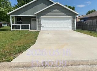 810 Fillmore St, Mount Vernon, MO 65712