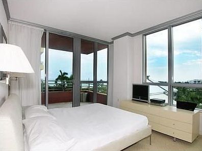 4th image of 101 Ocean Dr #517