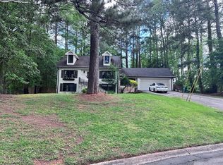 907 Granite Springs Ln, Stone Mountain, GA 30083