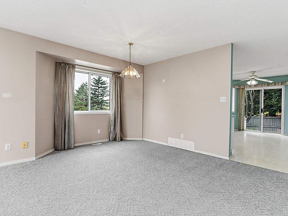 5th image of 851 112a St NW