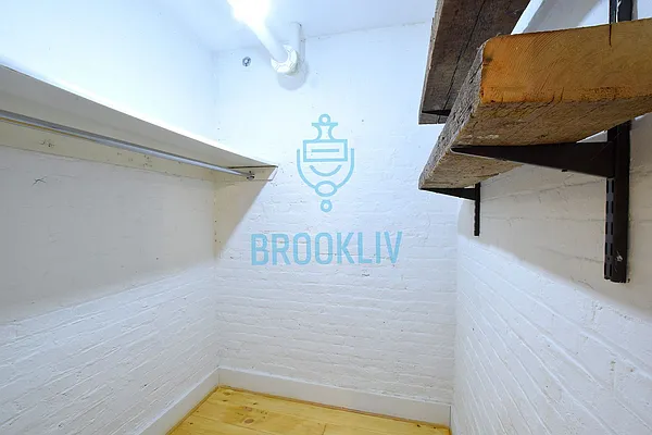 Rented by null | media 31