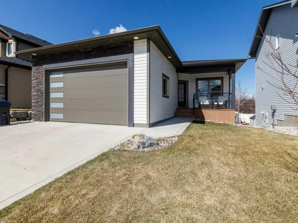 23 S Cole Way, Sylvan Lake, AB T4S 0L6