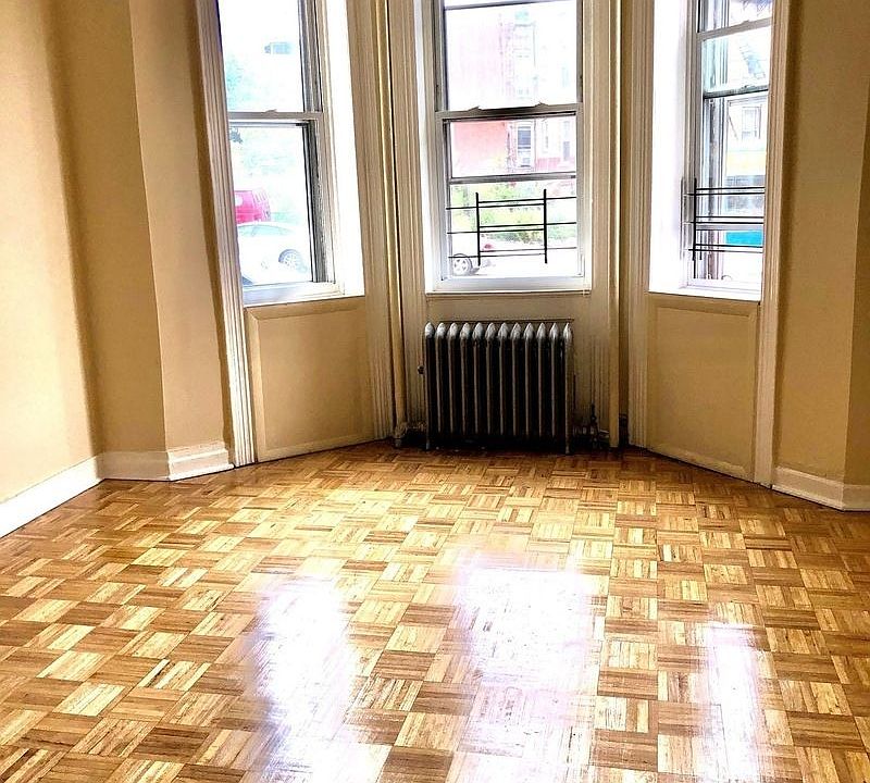 1st image of 1800 Saint Johns Pl #F