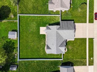 4854 Yellowstone Dr, Waterloo, IA 50701