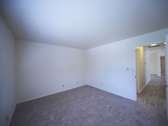 3rd image of 406 Lion St APT 1