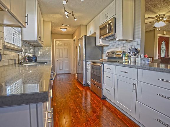 5th image of 5018 Appleblossom Ln