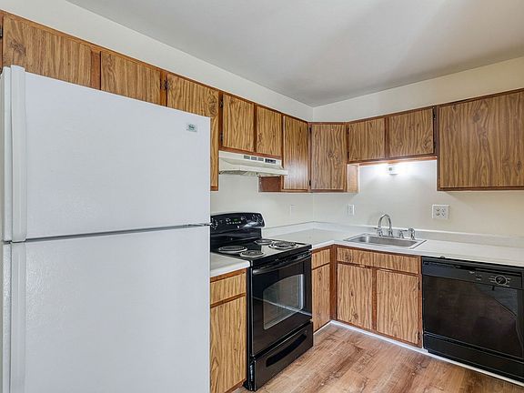 4th image of 7 Adams St APT 10