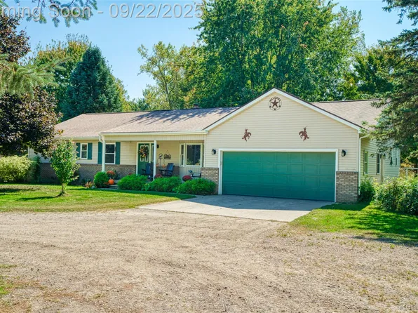 9511 W Allen Rd, Fowlerville, MI 48836