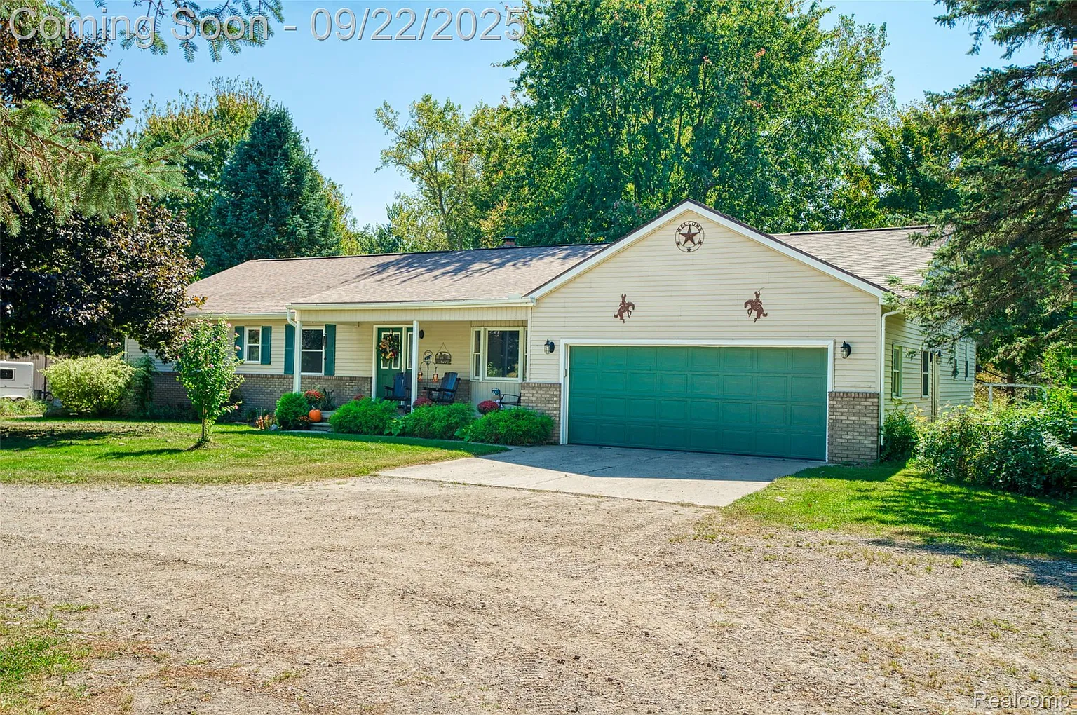 9511 W Allen Rd photo 1