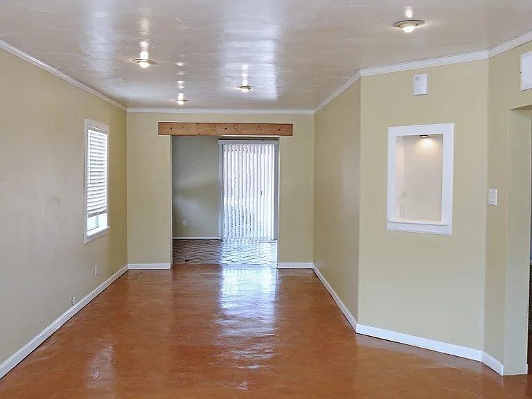 3326 E Elida St — Photo 4