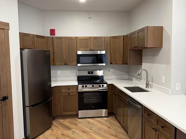 600 W Hickory St #11 — Photo 2