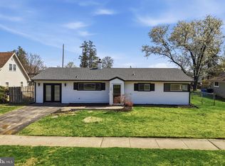 110 Deep Dale Dr E, Levittown, PA 19056