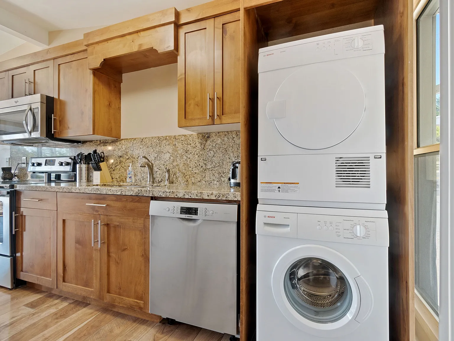 3 bed, 1690 sqft, $2,850 — Photo 4