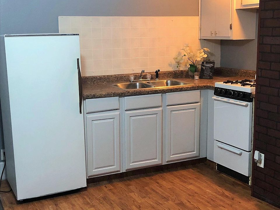 2nd image of 321 S 8th St #3
