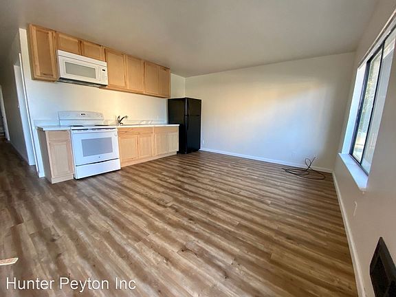 2nd image of 485 Lincoln Cir APT 1