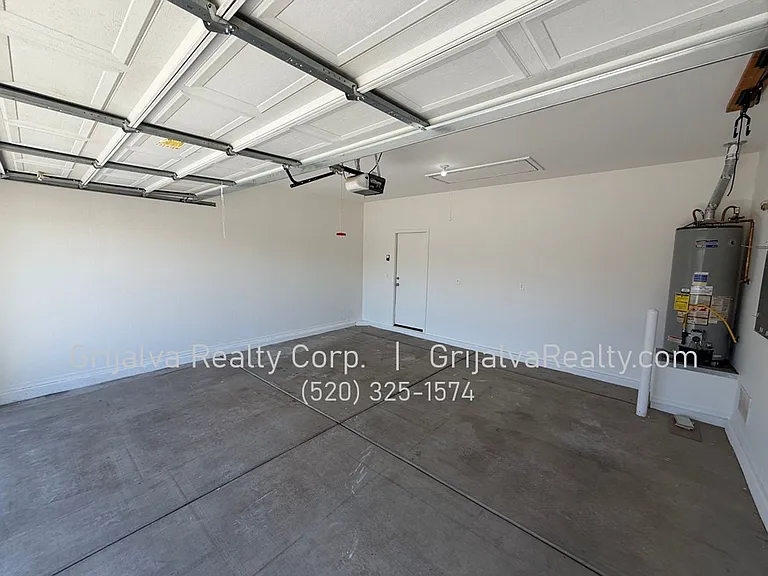 880 W Calle Valenciana — Photo 18
