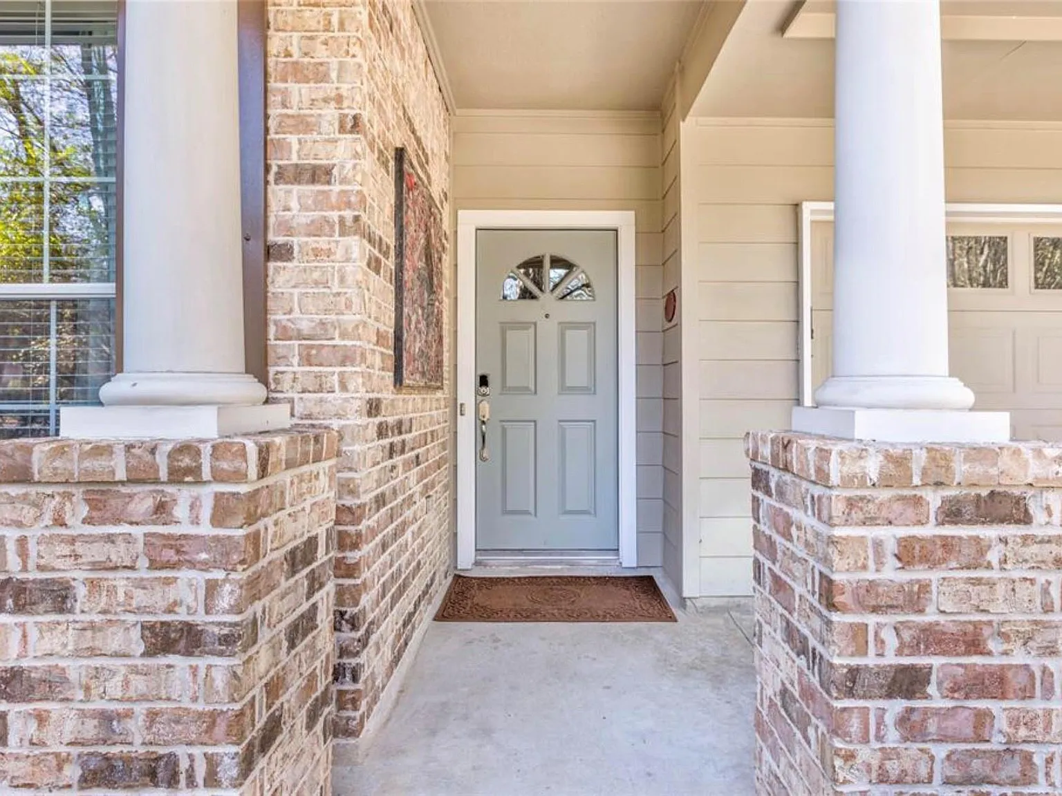 3 bed, 2.5 bath, 1938 sqft, $3,100 — Photo 2