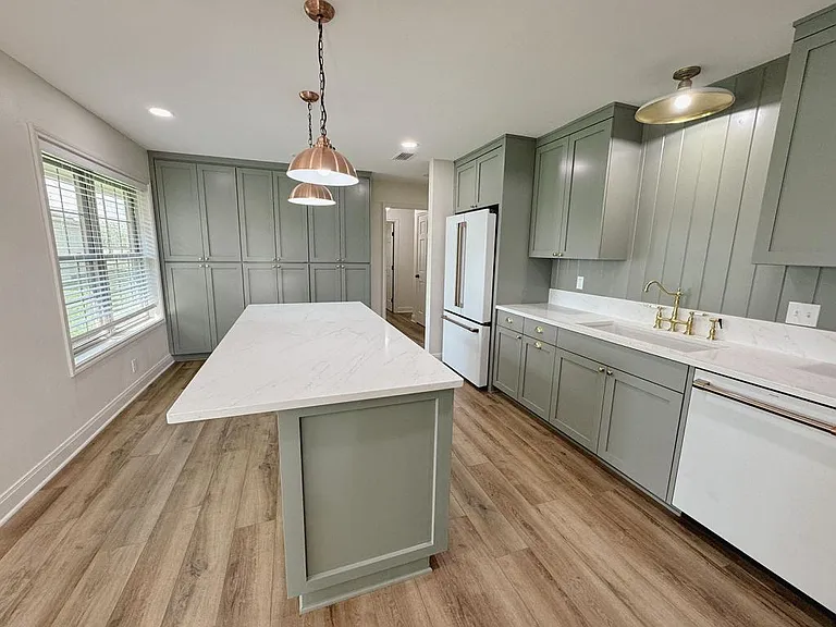 5121 FM 446 — Photo 11