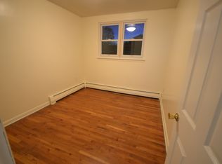 653 Clarence Ave, Bronx, NY 10465