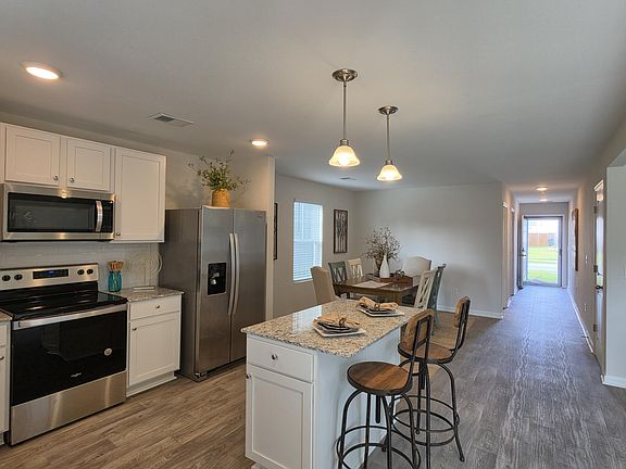 5th image of 1773 Camazay Dr