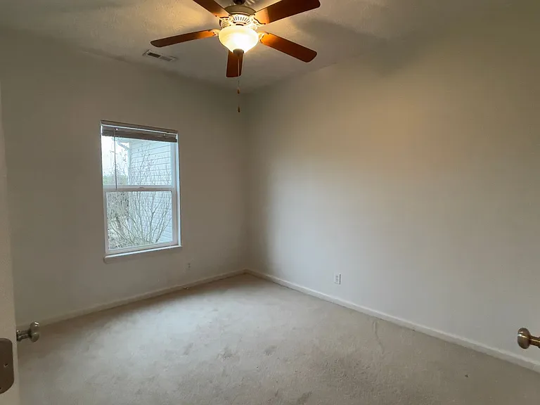 3232 Huxley Dr — Photo 7