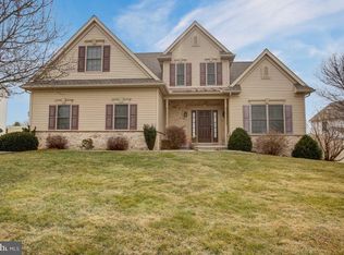 14 Dietz Ln, Mount Joy, PA 17552