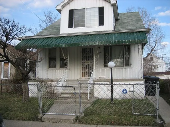 17130 Mackay Ave, Hamtramck, MI 48212