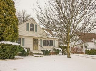 20913 Kenyon Dr, Maple Heights, OH 44137