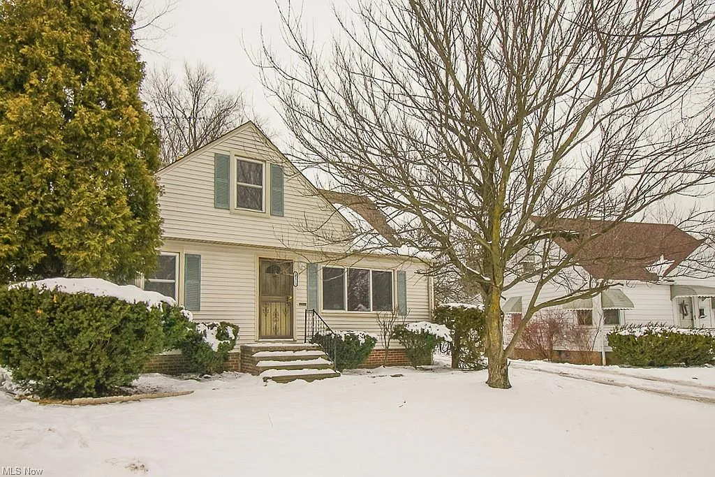 20913 Kenyon Dr photo 1