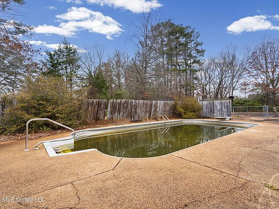 4th image of 165 Devils Backbone