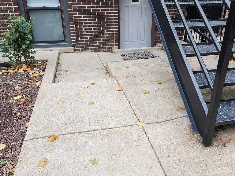 1542 N Talman Ave #1 — Photo 1