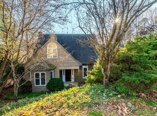 1381 Gristmill Dr, Charlottesville, VA 22902